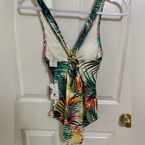 50) Womens Plunge Ring Detail One Piece Swimsuit Shade & Shore Tropical NWT XS - Picture 7 of 9
